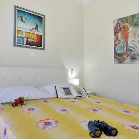 Alexandras Forest View *