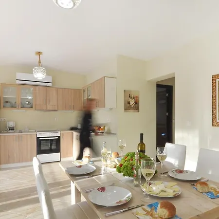 Alexandras Forest View Апартаменты