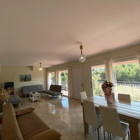 Alexandras Forest View Apartamento *