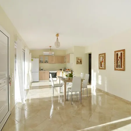 Apartman Alexandras Forest View *