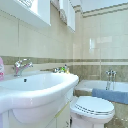 Alexandras Forest View *